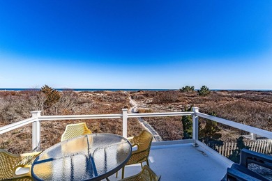 Beautifully updated 4-bedroom, 2.5-bath BEACHFRONT Townhouse - photo 27
