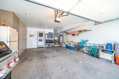 Beautifully updated 4-bedroom, 2.5-bath BEACHFRONT Townhouse - photo 29