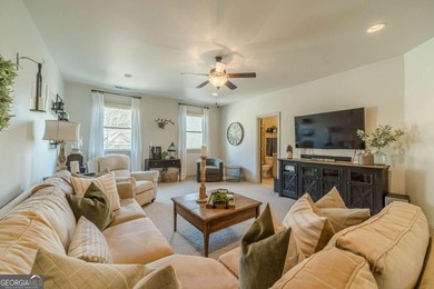 Welcome home to this beautifully designed residence offering - photo 42