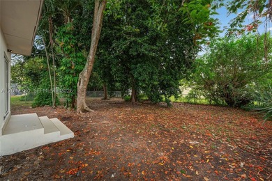 Best-priced fully renovated home in the area! This centrally - photo 46