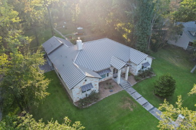Stunning Lake Home in a Gate Community - photo 29