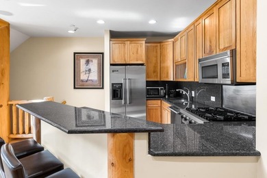 Unit 10 - Expansive Living with Golf Course Views With 2,410 sq - photo 11