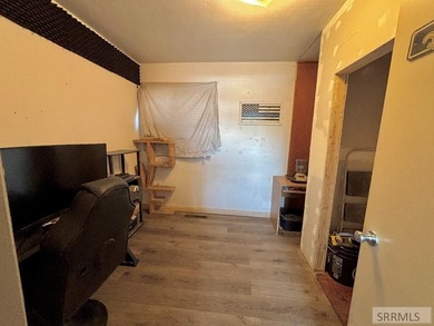 Welcome home to this adorable and conveniently located, 3 - photo 12