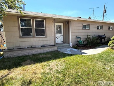 Welcome home to this adorable and conveniently located, 3 - photo 15