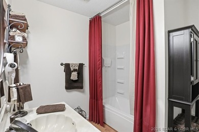 Welcome to your perfect lakeside escape! This beautifully - photo 19