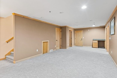Unit 10 - Expansive Living with Golf Course Views With 2,410 sq - photo 27