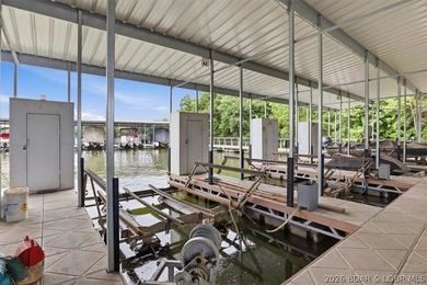 Welcome to your perfect lakeside escape! This beautifully - photo 28
