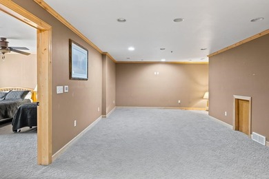 Unit 10 - Expansive Living with Golf Course Views With 2,410 sq - photo 28