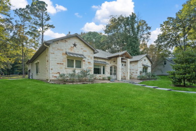 Stunning Lake Home in a Gate Community - photo 2