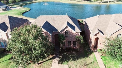 (private lake, pond, creek) Townhome/Townhouse For Sale in Grand Prairie Texas