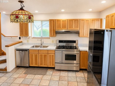 Custom-built home with beautiful river views and quality - photo 5