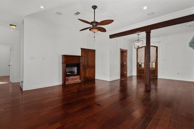 Welcome to this move-in ready, Acadian style home, featuring 5 - photo 7