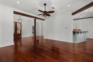 Welcome to this move-in ready, Acadian style home, featuring 5 - photo 8