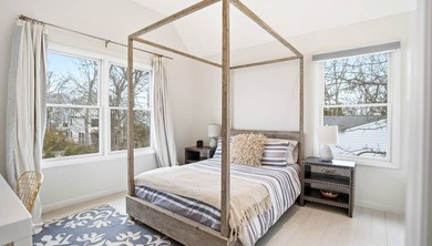 Freshly updated and effortlessly stylish, this Sag Harbor - photo 9