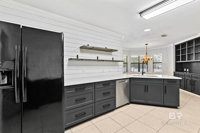 Welcome to 100 Dewitt Circle in the highly desirable Lake Forest - photo 21