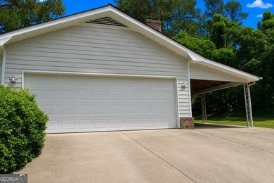 This home in need of a Freshen Up with Your own Touch and - photo 3