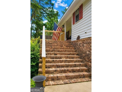 This home in need of a Freshen Up with Your own Touch and - photo 5