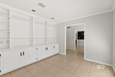 Welcome to 100 Dewitt Circle in the highly desirable Lake Forest - photo 33
