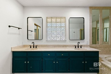 Welcome to 100 Dewitt Circle in the highly desirable Lake Forest - photo 38