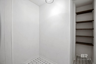 Welcome to 100 Dewitt Circle in the highly desirable Lake Forest - photo 43