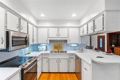 Move-in ready townhome offering comfort, convenience, and - photo 7