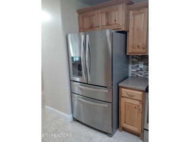Beautiful all brick home on large lot in great neighborhood with - photo 11