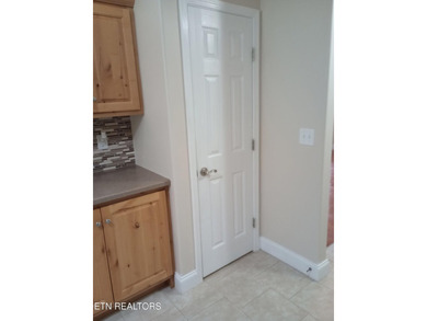 Beautiful all brick home on large lot in great neighborhood with - photo 13