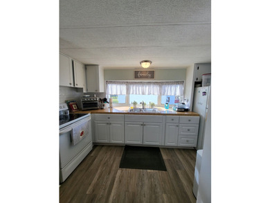 BEAUTIFULLY MAINTAINED MOVE IN READY HOME is a must see to - photo 13