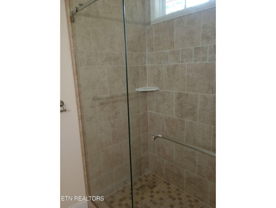 Beautiful all brick home on large lot in great neighborhood with - photo 21