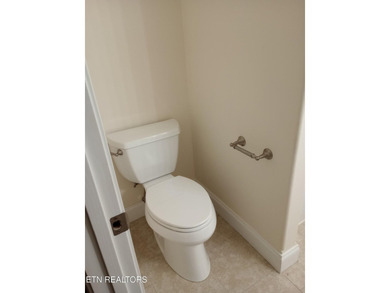 Beautiful all brick home on large lot in great neighborhood with - photo 25