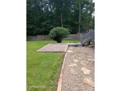 Beautiful all brick home on large lot in great neighborhood with - photo 27