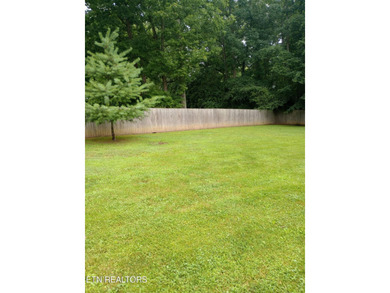 Beautiful all brick home on large lot in great neighborhood with - photo 28