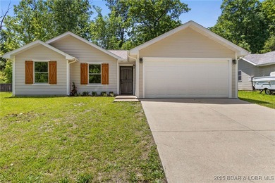 Lake of the Ozarks Home For Sale in Laurie Missouri