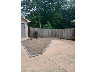 Beautiful all brick home on large lot in great neighborhood with - photo 35