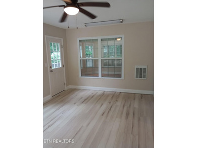 Beautiful all brick home on large lot in great neighborhood with - photo 42