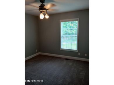 Beautiful all brick home on large lot in great neighborhood with - photo 45