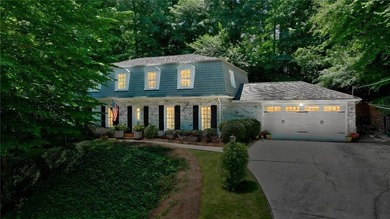 Timeless Dutch Colonial in Coveted Haynes Manor. Nestled on a - photo 2