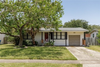Great big, beautifully shaded back yard with an oversized - photo 1