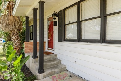 Great big, beautifully shaded back yard with an oversized - photo 2