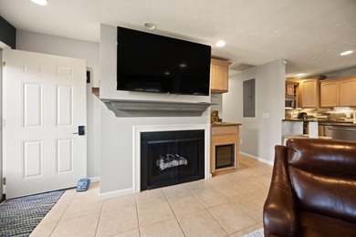 Impeccably furnished and decorated, this condo is a must see! - photo 12