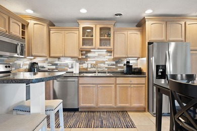 Impeccably furnished and decorated, this condo is a must see! - photo 15
