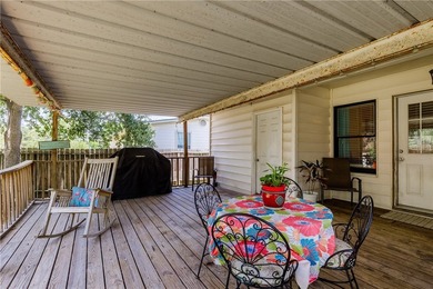 Great big, beautifully shaded back yard with an oversized - photo 7