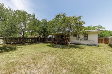 Great big, beautifully shaded back yard with an oversized - photo 10