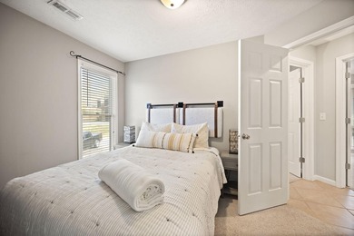 Impeccably furnished and decorated, this condo is a must see! - photo 27