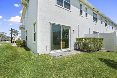 Built in 2023, this well maintained 3 bedroom, 2.5 bathroom - photo 28