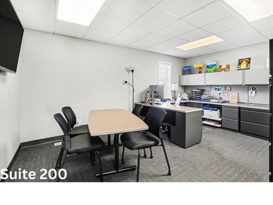 High-visibility commercial building with excellent exposure - photo 31