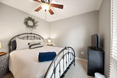 Impeccably furnished and decorated, this condo is a must see! - photo 31