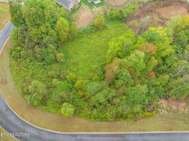 Nestled in the heart of Oak Ridge, Forest Creek Village presents - photo 5