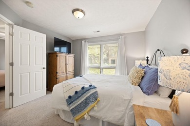 Impeccably furnished and decorated, this condo is a must see! - photo 35