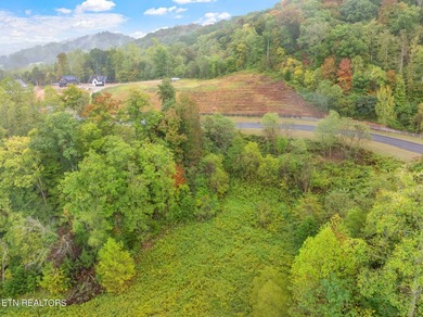 Nestled in the heart of Oak Ridge, Forest Creek Village presents - photo 6